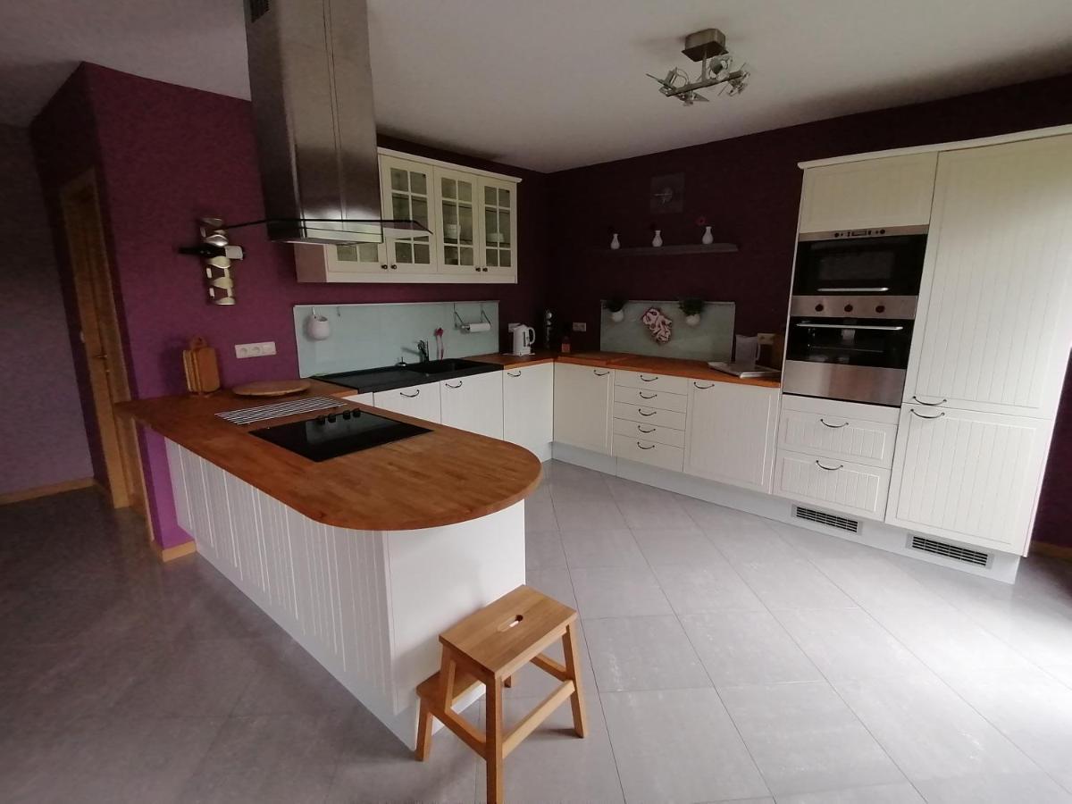 L'Atelier D'Arthur - Gite Chaleureux Avec Jacuzzi. Tenneville Exterior foto